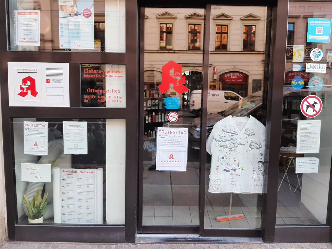 Heute blieben in Sachsen vielerorts die Apothekentüren geschlossen, als Zeichen des Protests gegen die aus Sicht der Apothekerschaft mangelhafte  politische Unterstützung der Vor-Ort-Apotheken. / Foto: SAV