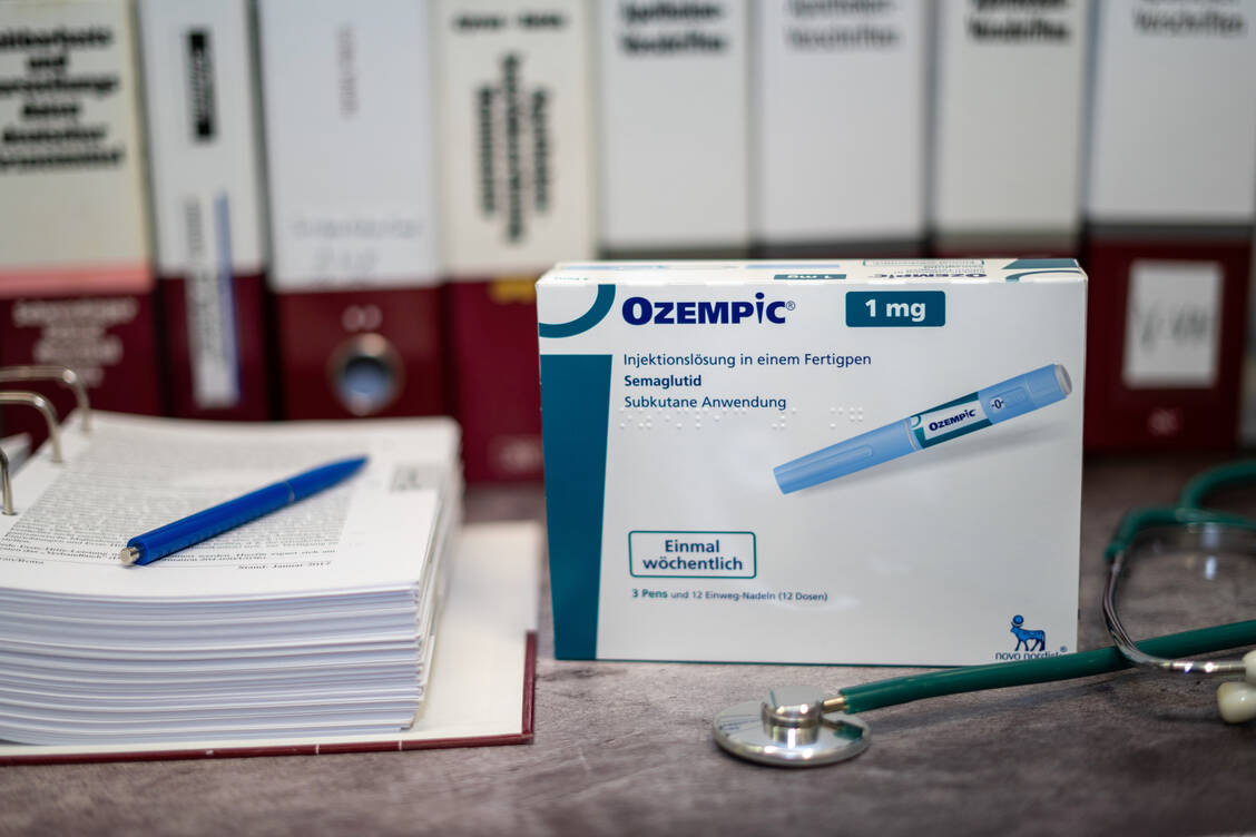 Laut einer Freiburger Behörde sollen derzeit Fälschungen des Diabetesmedikaments Ozempic im Umlauf sein. Sie lassen sich von den Originalpräparaten optisch leicht unterscheiden. / Foto: Adobe Stock/OmarHalawi