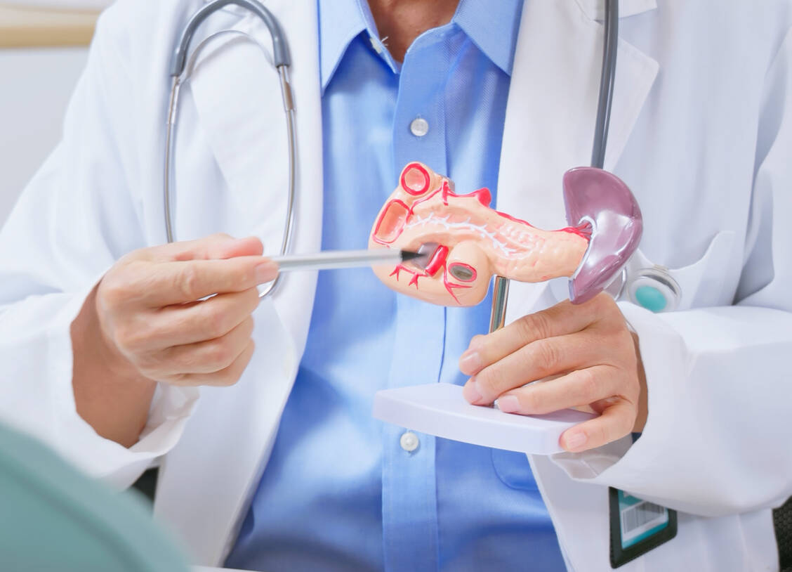 Ein Tumor braucht eine Vernetzung mit Blutgefäßen und Neuronen, um wachsen zu können. / © Getty Images/PonyWang