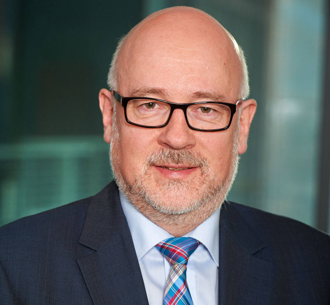 Die Fachärzte wehren sich dagegen, digitale Technologien im Praxisalltag zu nutzen, sofern diese nicht reibungslos funktionieren. Das betonte heute der SpiFa-Chef Dirk Heinrich. / Foto: SpiFa/Andreas Schoelzel