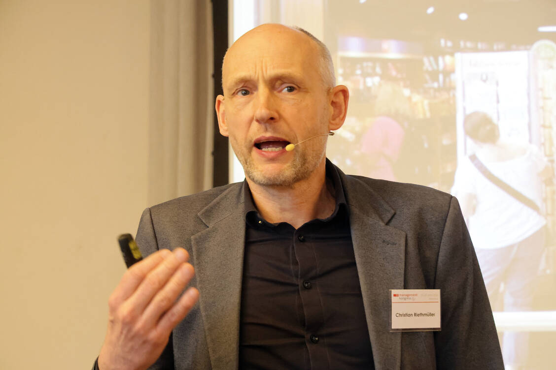 Christian Riethmüller modernisierte die Osiander-Buchhandlungen.  / © PZ/Alois Mueller