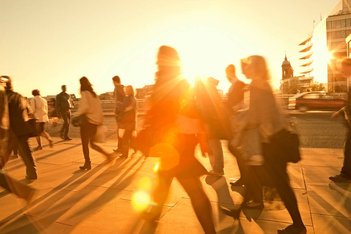 Insgesamt erhöht sich die Zahl der hitzebedingten Sterbefälle in diesem Jahr laut RKI auf schätzungsweise 11.900. / © Getty Images/Bim/Maciej Noskowski