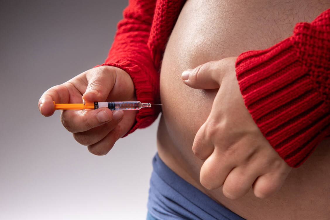 In einigen Indikationen sind Heparine zur Antikoagulation nach wie vor unverzichtbar, beispielsweise in Schwangerschaft und Stillzeit. In vielen Indikationen werden sie jedoch von oralen Wirkstoffen verdrängt. / Foto: Adobe Stock/betaverso
