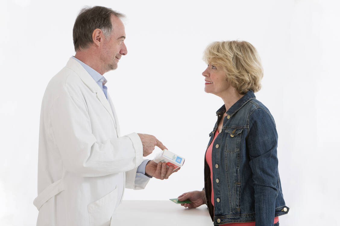 Frauen, die Tamoxifen einnehmen, sollten pharmazeutisch gut begleitet werden. / Foto: Shutterstock/JPC-Prod