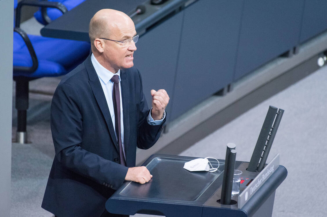 Die Apothekergenossenschaft Noweda wünscht sich den Unionsfraktionsvorsitzenden Ralph Brinkhaus als neuen CDU-Parteivorsitzenden. / Foto: imago images/Christian Spicker