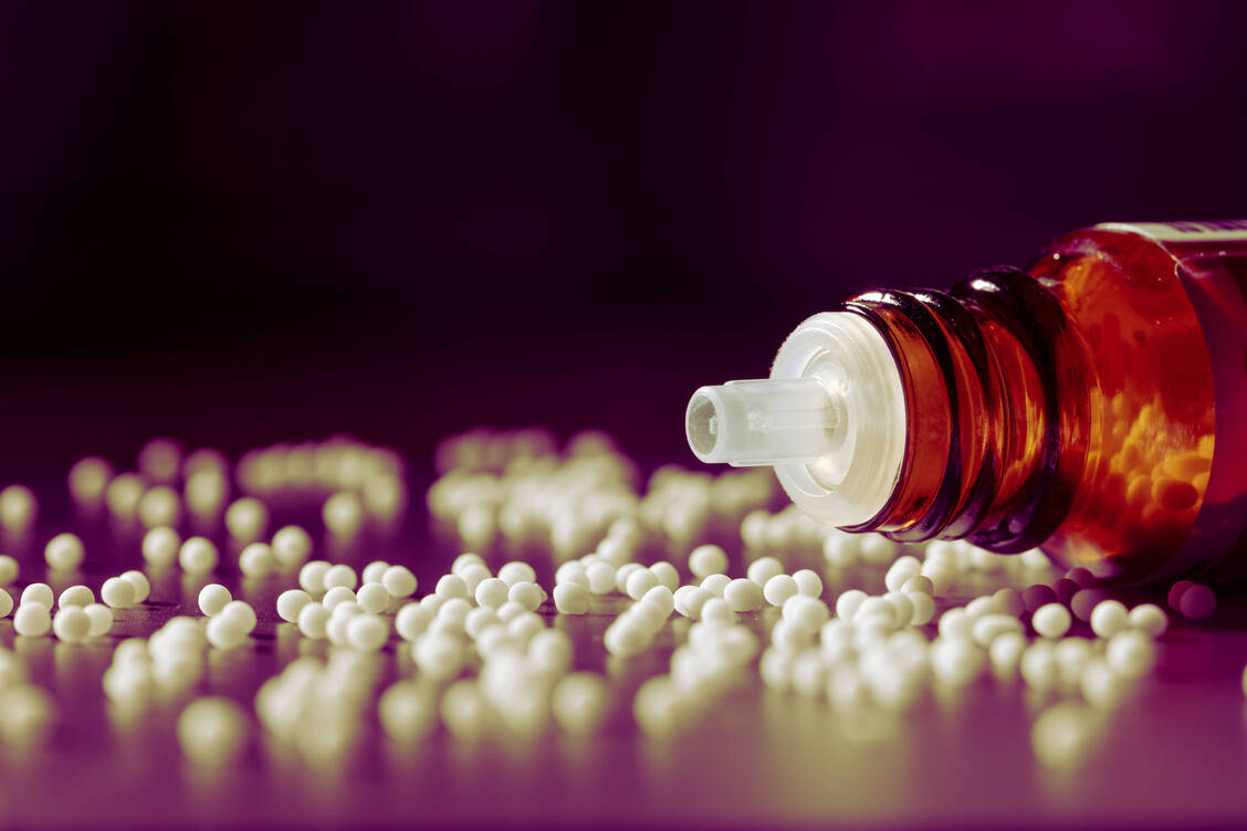 Homöopathie ist in Deutschland verbreitet, wissenschaftlich aber umstritten. / © Imago/Bernhard Classen