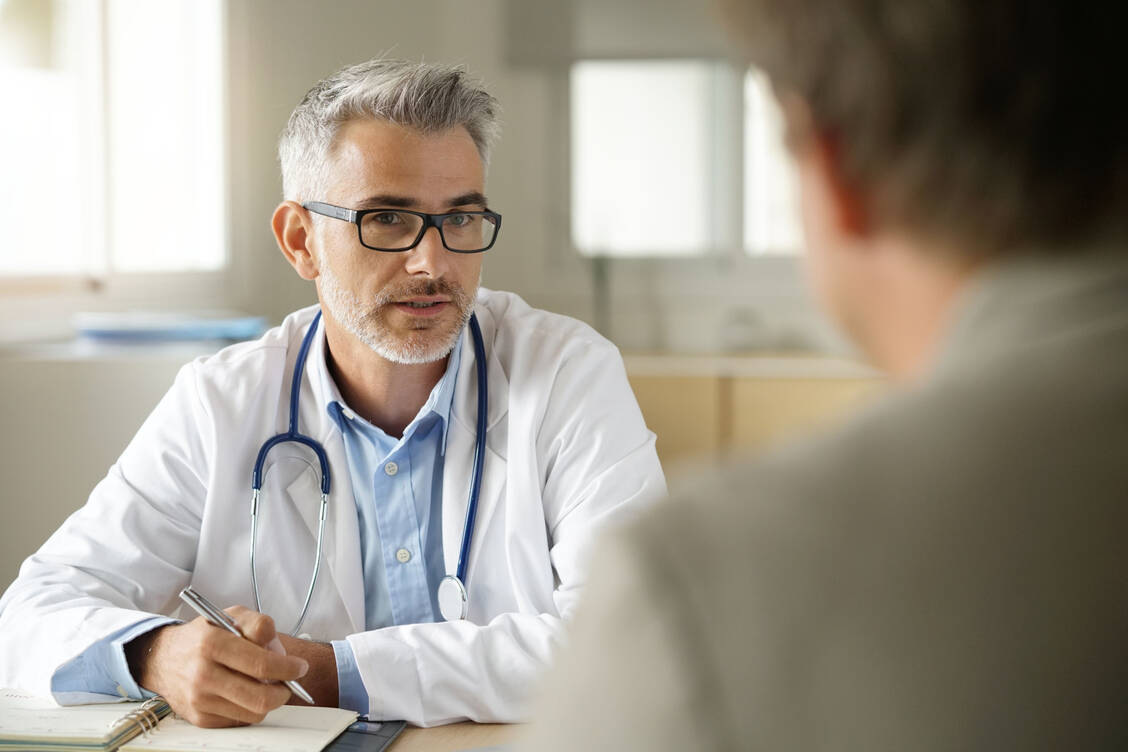 Bundesweit  haben jetzt 40.000 Ärzte zumindest technisch die Möglichkeit, ihren Patienten auch elektronische Rezepte ausstellen.  / Foto: adobe stock/goodluz