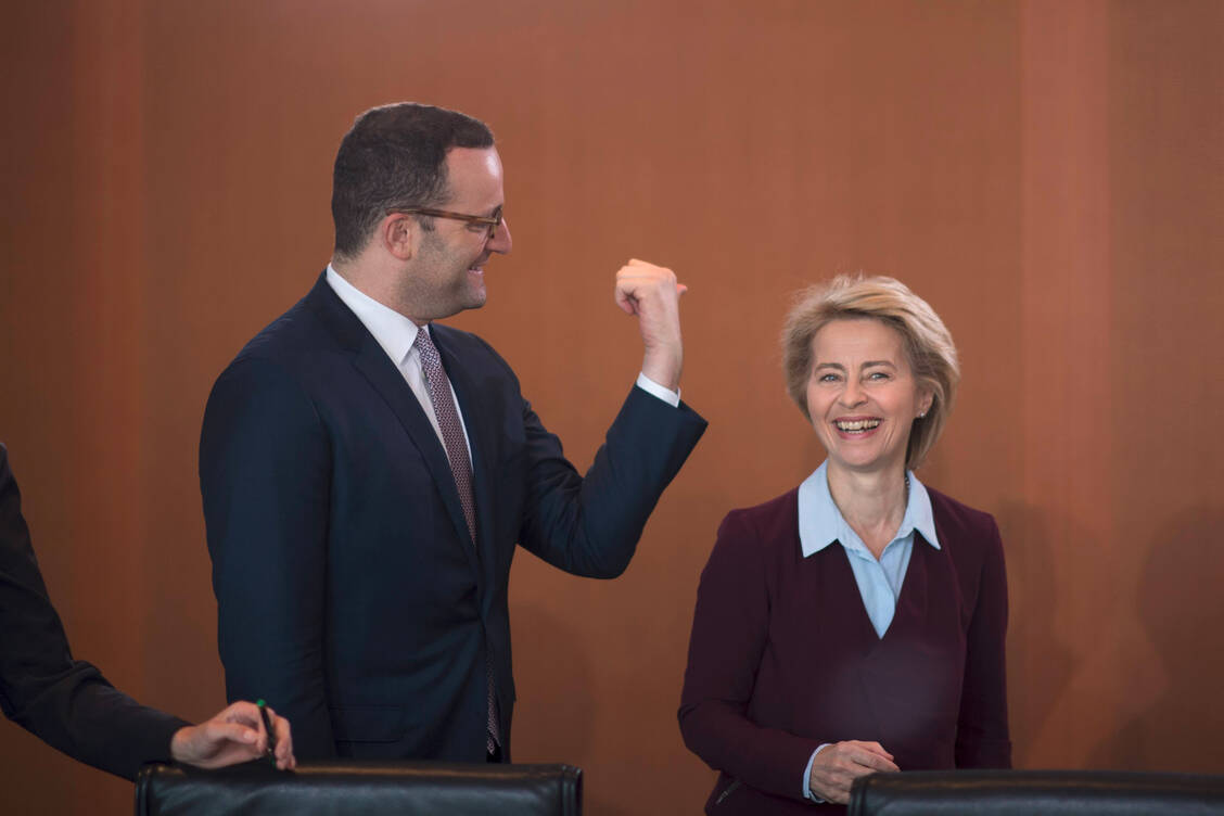 Spahn und von der Leyen treten für einen europäischen Weg im Umgang mit den Daten der Bürger ein. / Foto: imago/IPON