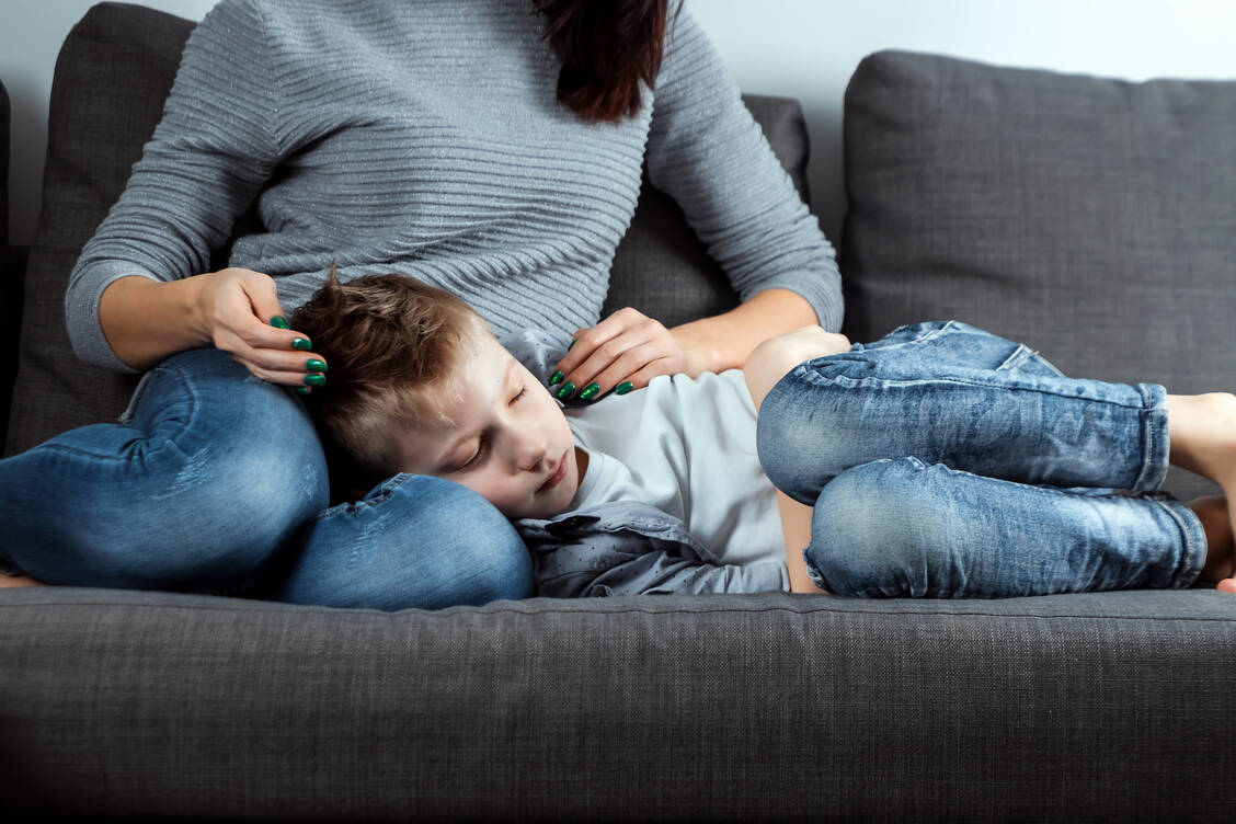 Wegen Magen-Darm-Beschwerden kommen Protonenpumpen-Hemmer auch bei Kindern verstärkt zum Einsatz. / Foto: Adobe Stock/Aliaksandr Marko