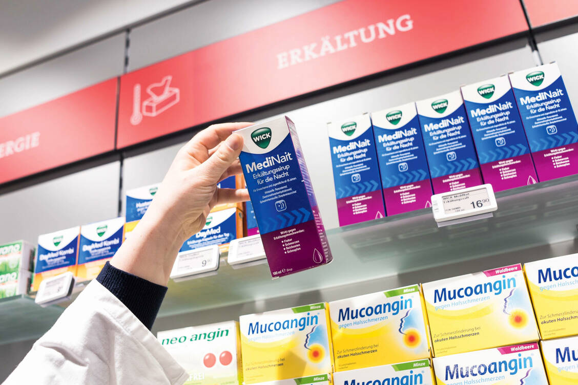 Die durchschnittlichen Packungspreise im OTC-Arzneimittelmarkt sind im Jahr 2019 in den Apotheken von 9,28 Euro auf 9,46 Euro angestiegen. Weil im Versandhandel meist größere Packungen abgegeben werden, kletterten sie dort sogar von 9,56 Euro auf 9,78 Euro. / Foto: Imago/uwe Steinert