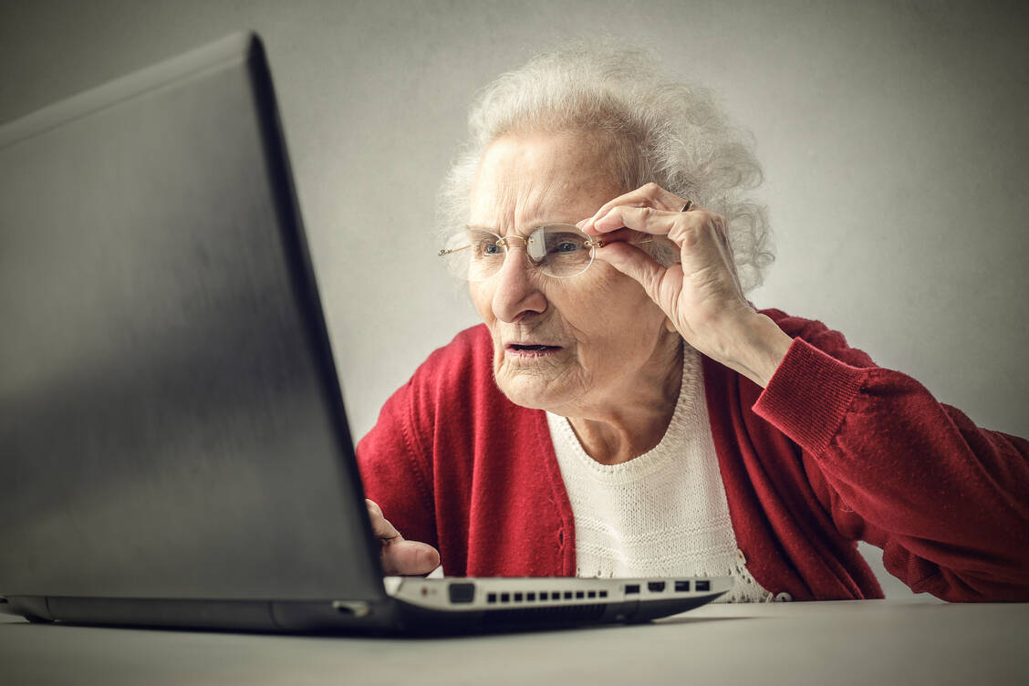 Gesundheitsversprechen und Produktangebote im Internet klingen mitunter fantastisch. Oft sind sie schlicht falsch oder irreführend und dienen der Abzocke. Menschen mit Diabetes bekommen das leidvoll zu spüren.  / © Adobe Stock/olly
