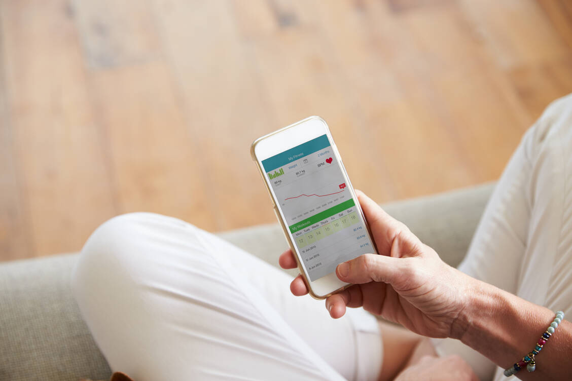 Digitale Anwendungen sollen nach dem Willen des Gesundheitsministers schneller beim Patienten ankommen. Ob deren Nutzen durch die geplante beschleunigte Zulassung hinreichend belegt ist, wird von einigen Seiten bezweifelt. / Foto: Adobe Stock/Monkey Business