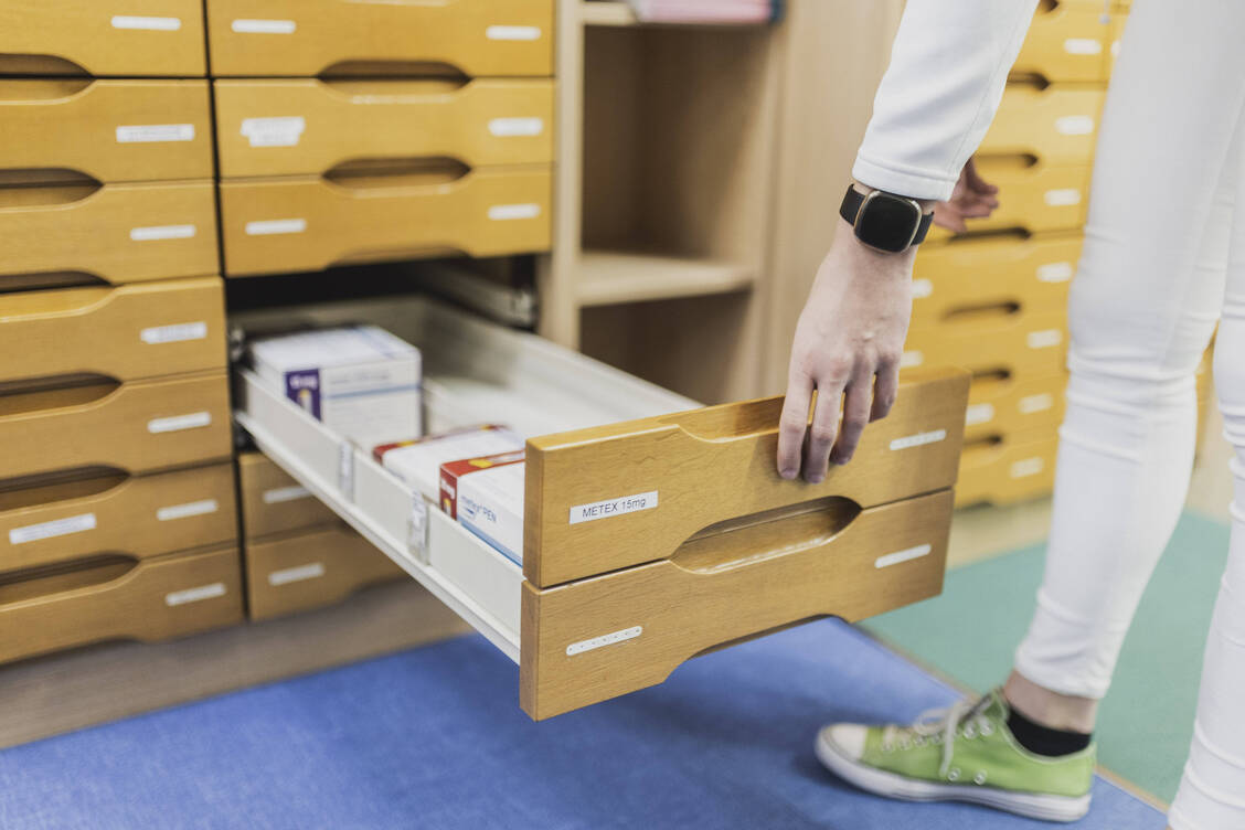 Lieferengpässe sorgen in Apotheken immer wieder für Kopfzerbrechen.  / © Imago/photothek