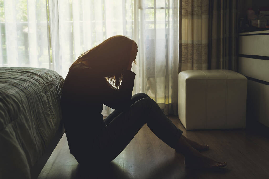 Mehr als fünf Millionen Menschen in Deutschland erkranken pro Jahr an einer Depression. Frauen sind deutlich häufiger betroffen als Männer. / Foto: Adobe Stock/Kittiphan