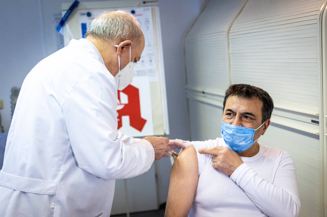 Grippe-Impfungen in Apotheken sollen nun zur Regelleistung werden.  / Foto: imago images/photothek
