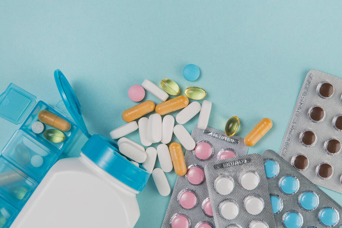Rund 2,2 Millionen gesetzlich Versicherte haben aktuell ein von Lieferengpässen betroffenes Antibiotika-Präparat verschrieben bekommen. / Foto: IMAGO/imagebroker