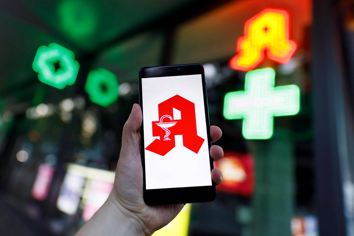 Maximal 25 Straßenkilometer sollen die Patientinnen und Patienten in Niedersachsen es bis zur nächsten Notdienstapotheke haben. / © Imago/C. Hardt/Future Image