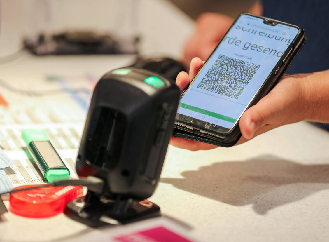 Ab 1. Januar 2022 sollen bundesweit Standardverordnungen nur noch auf elektronischem Wege erfolgen. Die entsprechenden technischen Rahmenbedingungen werden zurzeit getestet. / Foto: picture alliance/dpa/dpa-Zentralbild