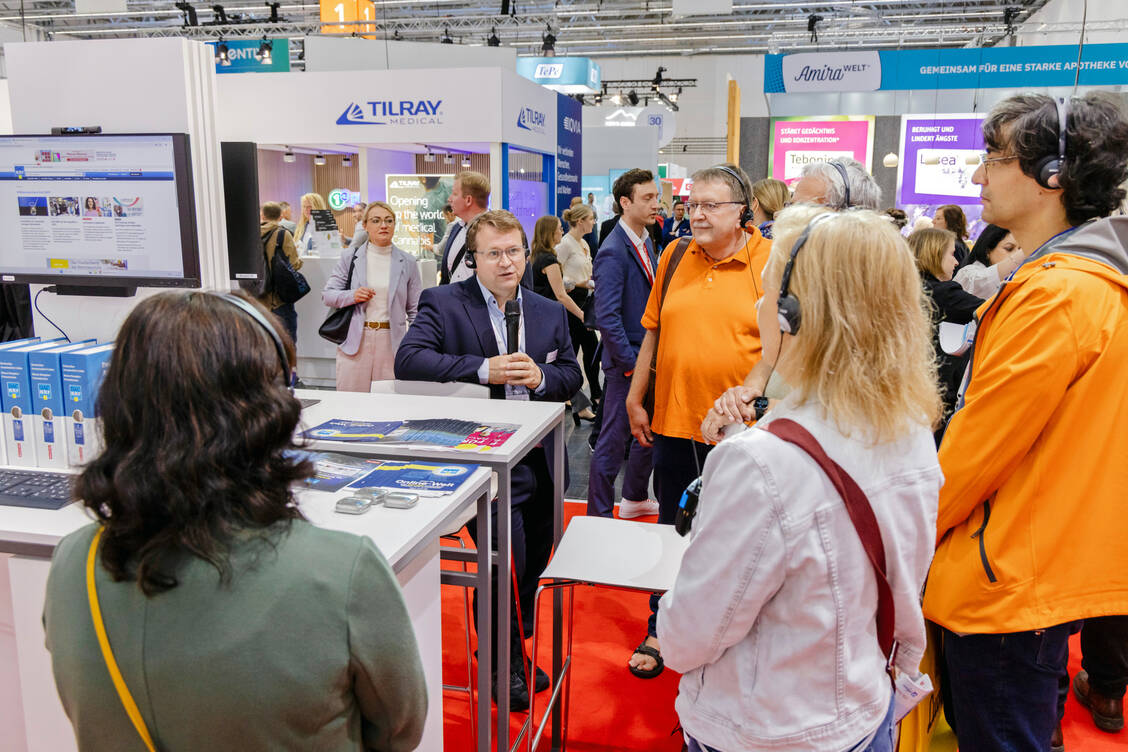Kompakte Einblicke in das Messegeschehen vermitteln die geführten Rundgänge. Start ist täglich um 11 Uhr. / © Avoxa/Expopharm