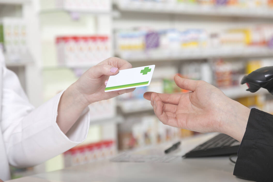 Auch nach Geltungseintritt der Datenschutz-Grundverordnung herrscht Uneinigkeit darüber, welche Daten von Patienten überhaupt in der Apotheke gespeichert werden dürfen. / Foto: Adobe Stock/Herrndorff