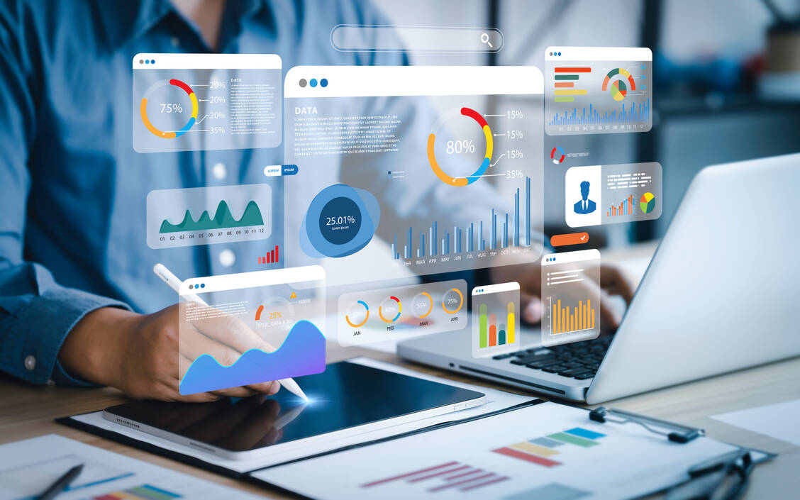 Rohdaten direkt aus Apotheken: Mittels eines Daten-Pools will die ABDA künftig eine Vielzahl aktueller Fragestellungen auf Basis fundierter strukturierter Daten beantworten können.  / Foto: Adobe Stock/ Deemerwha studio