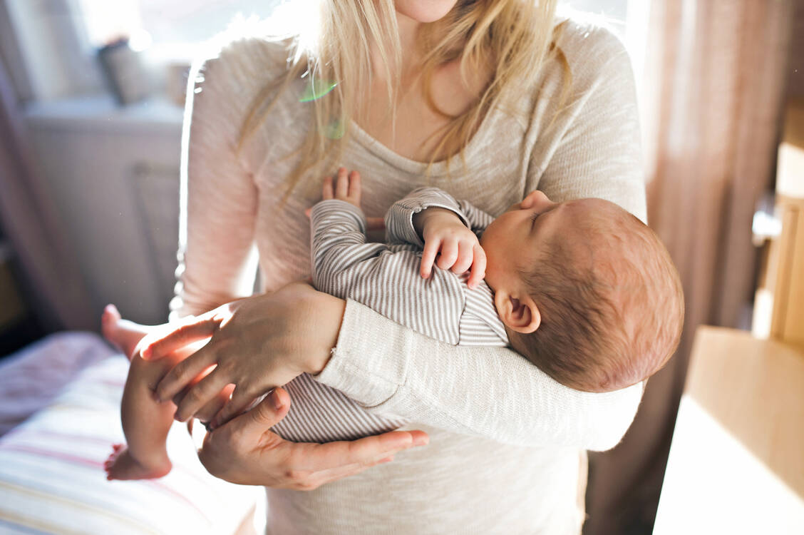 Auch in größter Not sollten Eltern ihren Kindern nicht eigenmächtig Schlafmittel verabreichen, sondern sich Unterstützung suchen. Foto: Shutterstock/Halfpoint