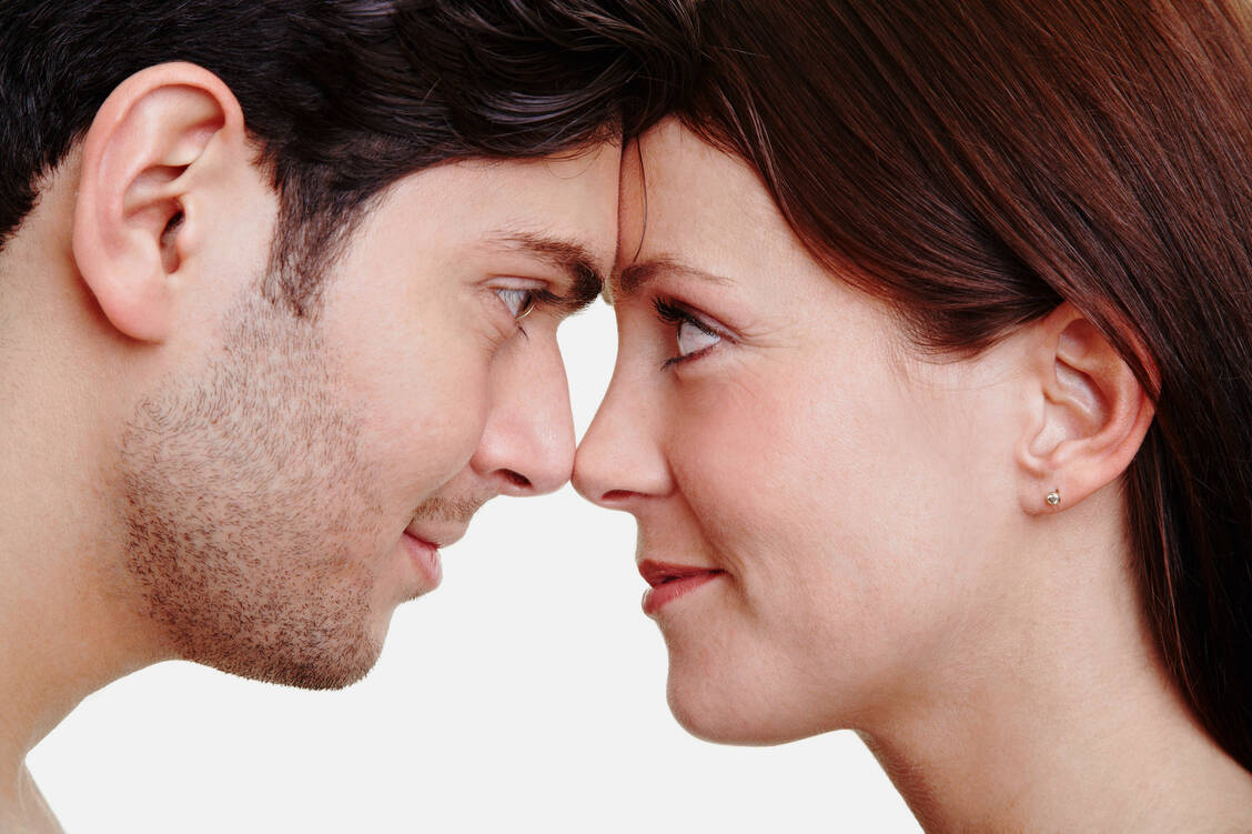 Die Immunsysteme von Männern und Frauen reagieren unterschiedlich auf SARS-CoV-2-Infektionen. / Foto: Fotolia/Robert Kneschke