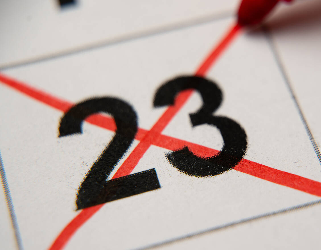 Das Interleukin-23 spielt in der Pathogenese der Plaque-Psoriasis, aber auch bei anderen Erkrankungen, etwa Colitis ulcerosa, eine wichtige Rolle. Den Signalweg des Interleukins zu hemmen, ist nicht neu. Einige Antikörper sind bereits auf dem Markt. Es wird aber auch an oral verfügbaren Substanzen geforscht. / Foto: Adobe Stock/Grustock