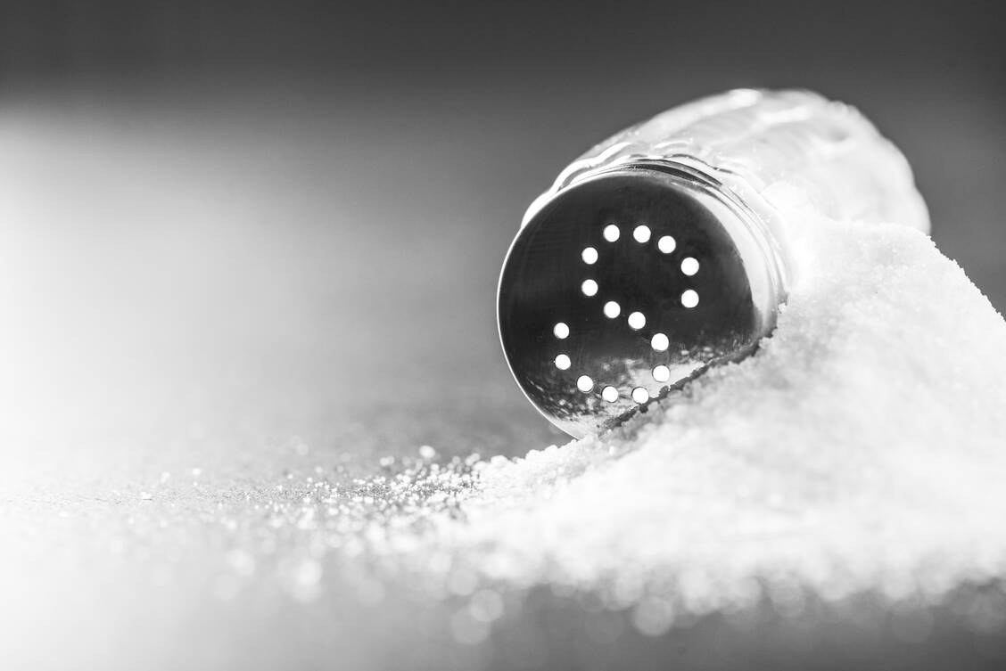 Ständig nachzusalzen, ist der Gesundheit nicht zuträglich. / Foto: Adobe Stock/Milan