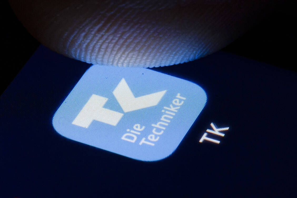 Voraussetzung für den Zulassungsantrag der TK war das im März in Kraft getretene Digitalgesetz, das Krankenkassen die Möglichkeit bietet, die E-Rezept-Funktion in ihre Apps einzubinden. / Foto: imago images / photothek