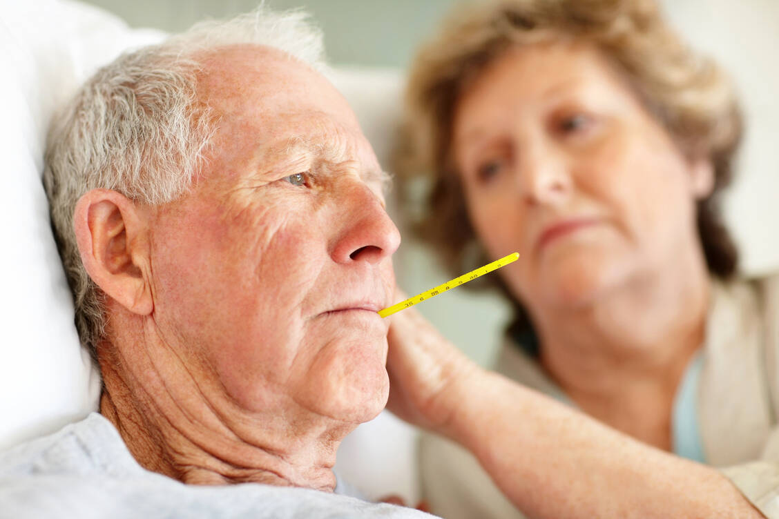 Hohes Fieber ist in der Regel ein wichtiger Hinweisgeber auf eine Influenza. Bei Senioren kann dieses Symptom fehlen. / Foto: Getty Images/Jacob Wackerhausen