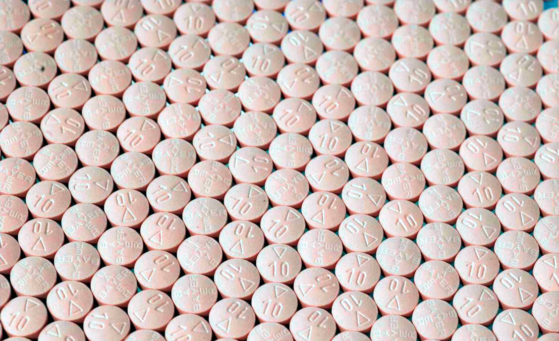 Rivaroxaban war der erste direkte Faktor-Xa-Inhibitor. Er inhibiert selektiv und reversibel ­sowohl freien als auch im Prothrombinasekomplex gebundenen Faktor Xa. / Foto: Bayer