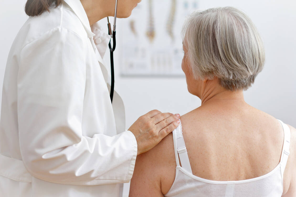 Hypertonie, Diabetes, Lipidstörungen: Die Liste der behandelbaren Risikofaktoren für Herz-Kreislauf-Erkrankungen ist lang. Ärzte und Apotheker können die Patienten zur effektiven Therapie ermutigen. / Foto: Adobe Stock/Agenturfotografin