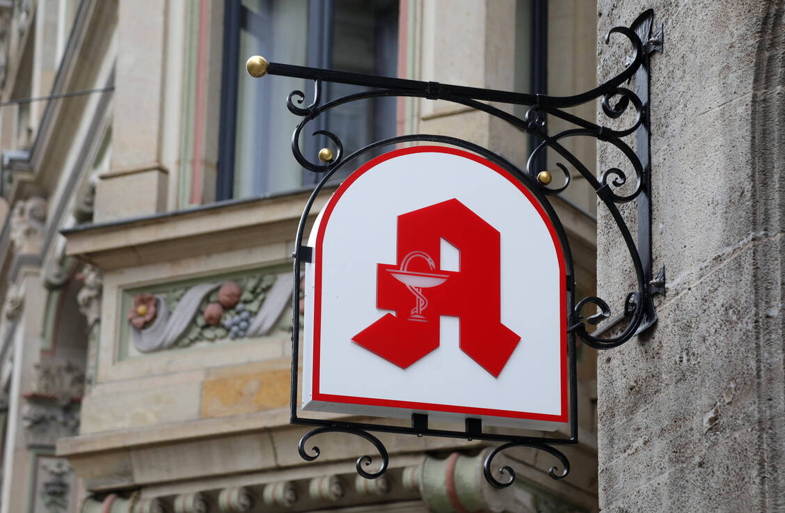 Mit mehr als 60.000 Unterzeichnern ist die Petition »Gesundheitsversorgung in Thüringen sichern. Apotheken retten« die bisher erfolgreichste Petition im Thüringer Landtag. / © IMAGO/Karina Hessland