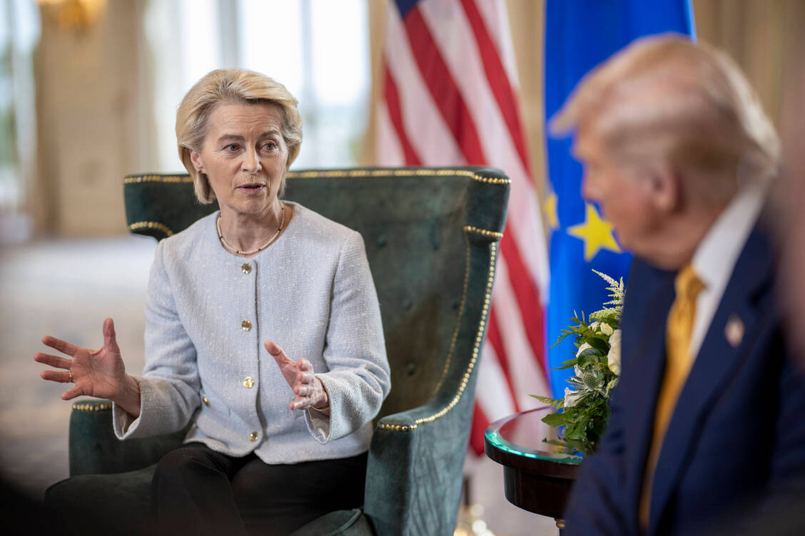 Im Juli kam es in Schottland zu einer Einigung zwischen der EU und den USA im Zollstreit. Seine Umsetzung kritisiert aber der Bundesverband der Pharmazeutischen Industrie. / © IMAGO/ZUMA Press Wire