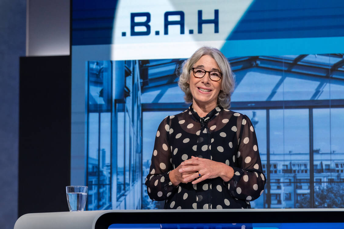 Die ABDA-Präsidentin Gabriele Regina Overwiening hält es für die Zukunft der Apotheke vor Ort für wichtig, dass die Pharmazeuten mehr von ihrer heilberuflichen Kompetenz zeigen. / Foto: BAH/Svea Pietschmann