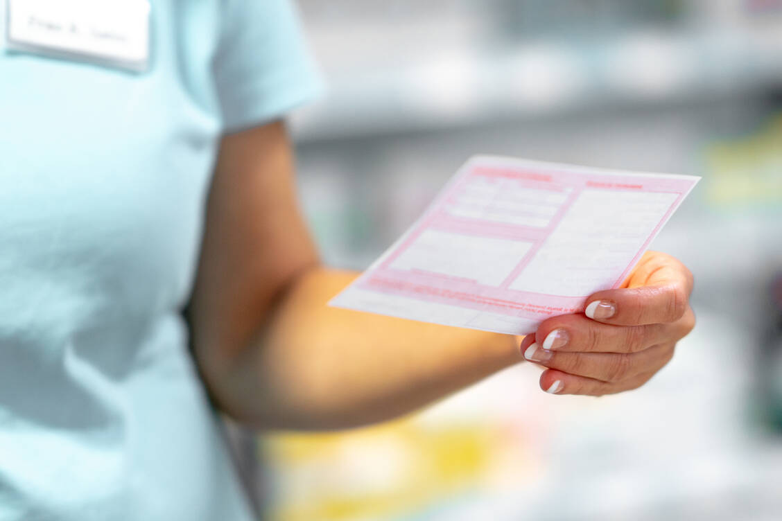 Die Berufsausbildung von Pharmazeutisch Technischen Assistenten (PTA) wird ab kommendem Jahr neu geregelt.  / Foto: Adobe Stock/cineberg