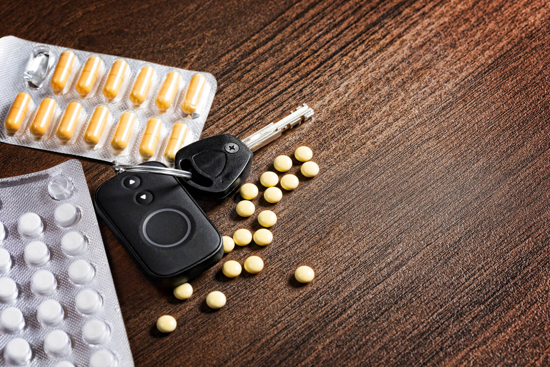 In Zukunft sollen die Apotheken dauerhaft Geld für den Botendienst bekommen. Über die Höhe des Honorars herrscht aber noch keine Einigkeit. / Foto: Getty Images/ArtEvent ET