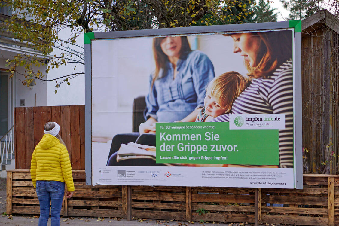 Auch Schwangeren raten Experten zur Grippeimpfung. Vakzine sollten ausreichend im Markt verfügbar sein.  / Foto: Imago Images/MiS