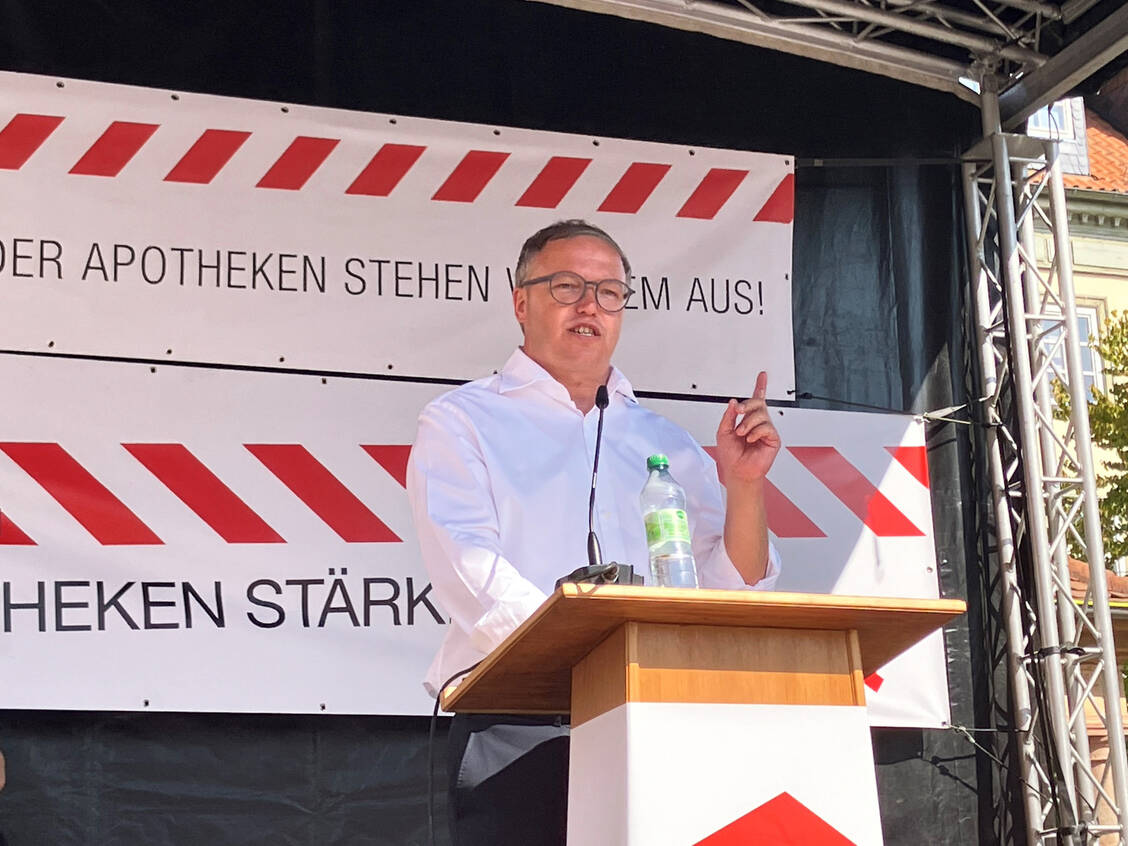CDU-Landeschef und -Spitzenkandidat für die Landtagswahl am Sonntag, Mario Voigt, unterstützt die Forderungen der Apothekerschaft. / Foto: Foto: PZ/Dölger