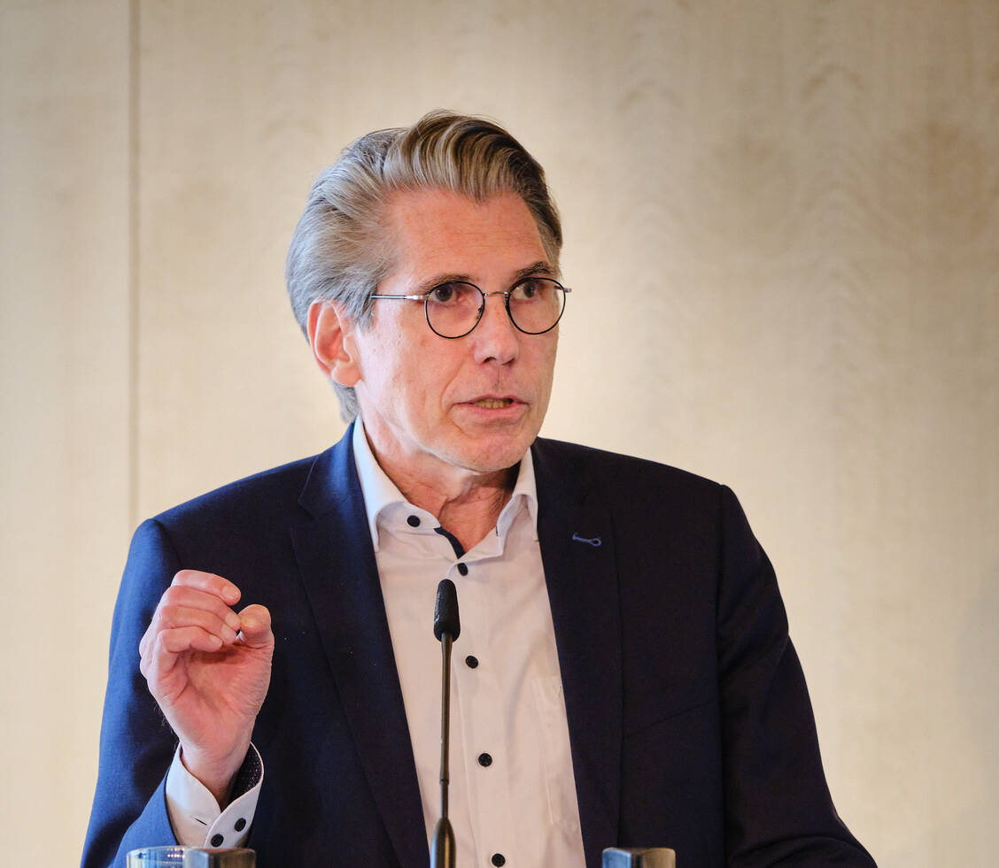 »Die geplante verfassungswidrige Finanzierung des Transformationsfonds zur Krankenhausreform muss gestoppt werden«, forderte DAK-Chef Andreas Storm (Archivbild). / © André Wagenzik