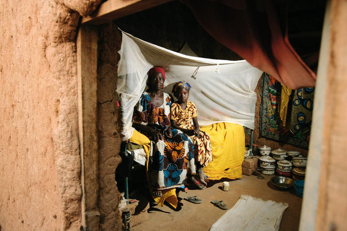 Die WHO warnt vor einer erheblich steigenden Zahl an Malaria-Infektionen und -Toten, wenn die Verteilung von imprägnierten Moskitonetzen stagniert.  / Foto: picture alliance