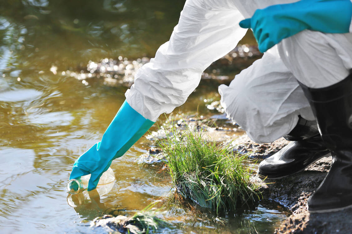 Rückstände von Arzneimitteln belasten die Umwelt. Um Möglichkeiten, die Produktion, den Einsatz und die Entsorgung von Medikamenten umweltfreundlicher zu gestalten,  ging es in einer Diskussionsrunde. / Foto: Adobe Stock/Africa Studio