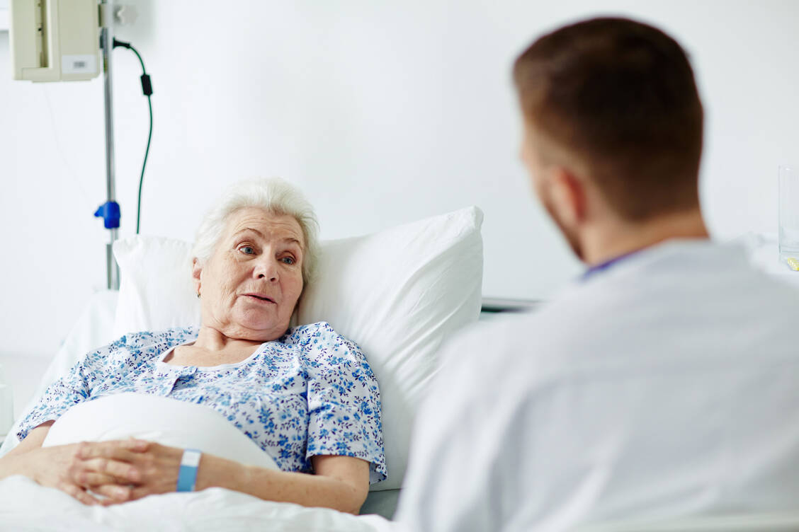 Zu Beginn eines Patientengesprächs sollten Krankenhausapotheker die Gesundheitskompetenz ihres Gegenübers eruieren, rät der Psychologe Dr. Thomas Anton Weis. / Foto: Adobe Stock / pressmaster