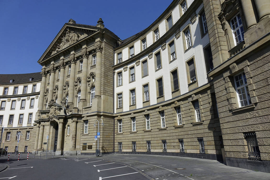 Das Oberlandesgericht (OLG) Köln hat entschieden, dass das Urteil des Landgerichts Bonn, das das BMG-Angebot für unzulässig erklärt, aufgehoben und der Rechtsstreit ans Verwaltungsgericht Köln verwiesen wird. / Foto: imago images/Steinach
