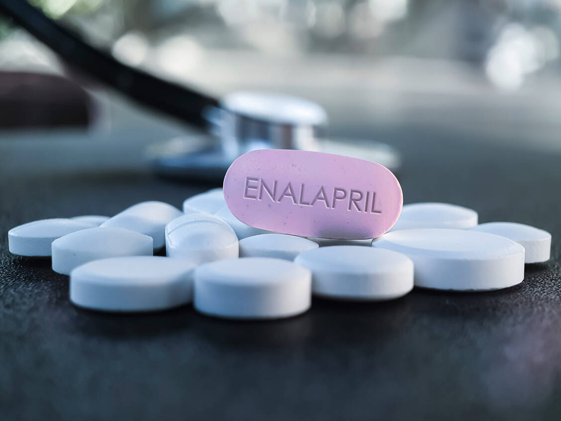 ACE-Hemmer sind unverzichtbar in der Behandlung der Hypertonie und der Herzinsuffizienz. Enalapril ist nach Ramipril der meistverordnete Vertreter dieser Wirkstoffklasse. / Foto: Adobe Stock/Soni's