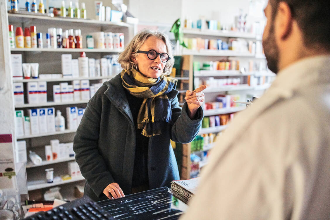 Couponing zur Kundenbindung:  Im Jahr 2024 haben Apothekenkunden mit elektronischen Rabatten mehr als 9 Millionen Euro gespart, heißt es im Marktbericht der NGDA. / © Getty Images/Portra
