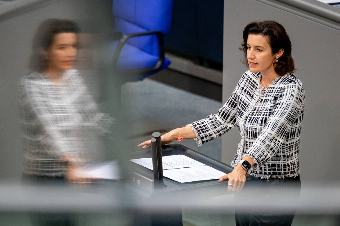 Die vom Ministerium für Forschung, Technologie und Raumfahrt (BMFTR) veröffentlichte »Hightech Agenda« fokussiert sich auf sechs Schlüsseltechnologien, darunter die Biotechnologie.  / © Imago/phototek