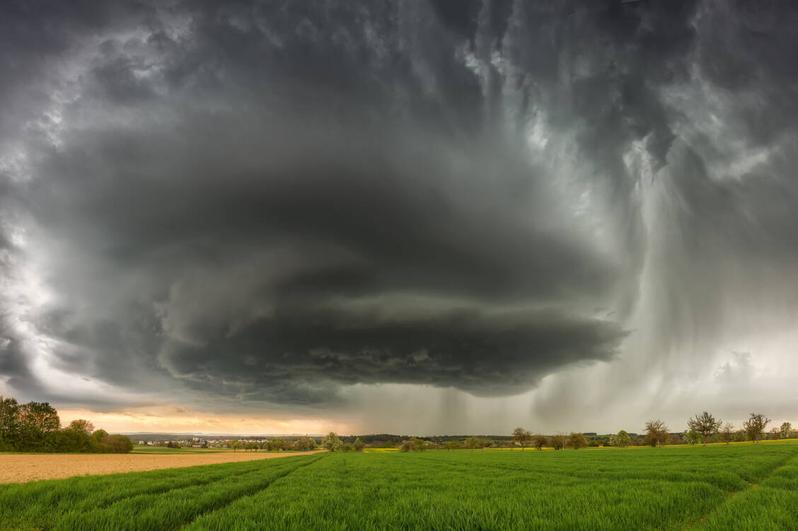 Bei einer schweren Covid-19-Erkrankung kann sich ein Zytokinsturm zusammen brauen. / Foto: Getty Images/Boris Jordan Photography