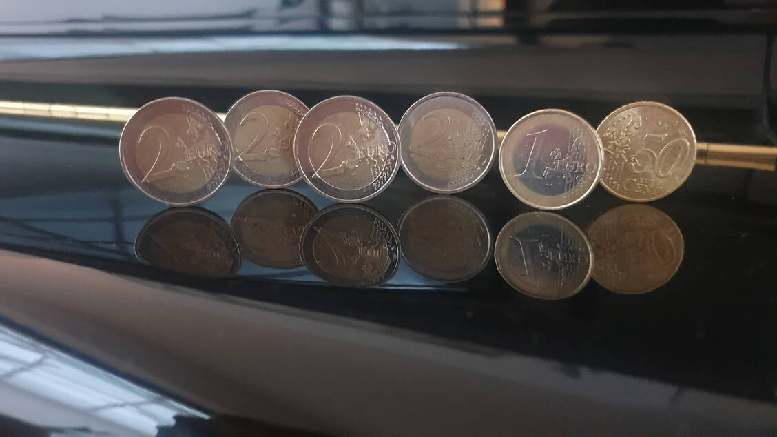 Die ABDA fordert eine sofortige Erhöhung des Fixums auf 9,50 Euro. / © PZ/Dölger